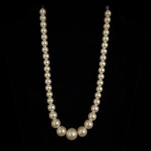 Silver Tone Metal Graduated Faux Pearl Beaded Necklace 16" - 20" Granny Core
